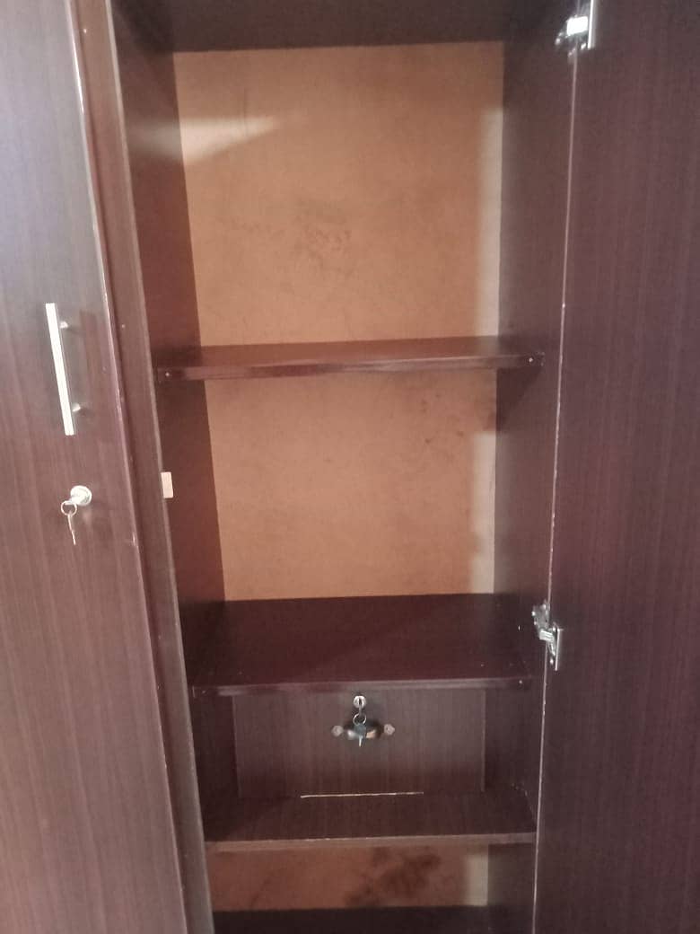 Wardrobe / Cupboard / Almari / wooden wardrobe/2 door wardrope 16