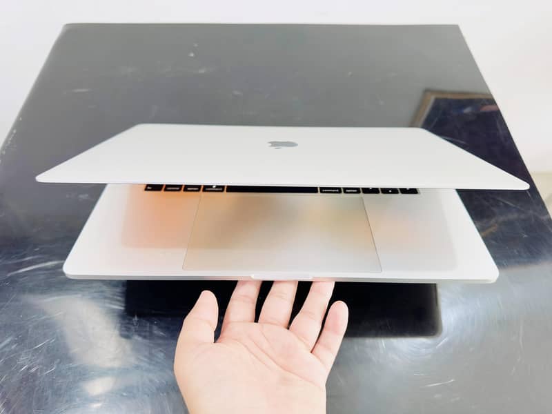 APPLE MACBOOK PRO 2019 CI7 15'' RETINA DISPLAY 5