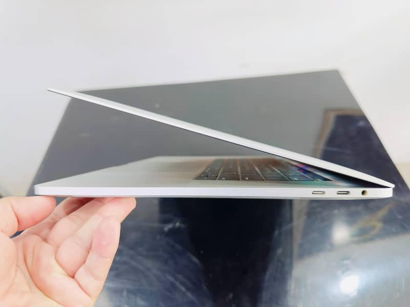 APPLE MACBOOK PRO 2019 CI7 15'' RETINA DISPLAY 7