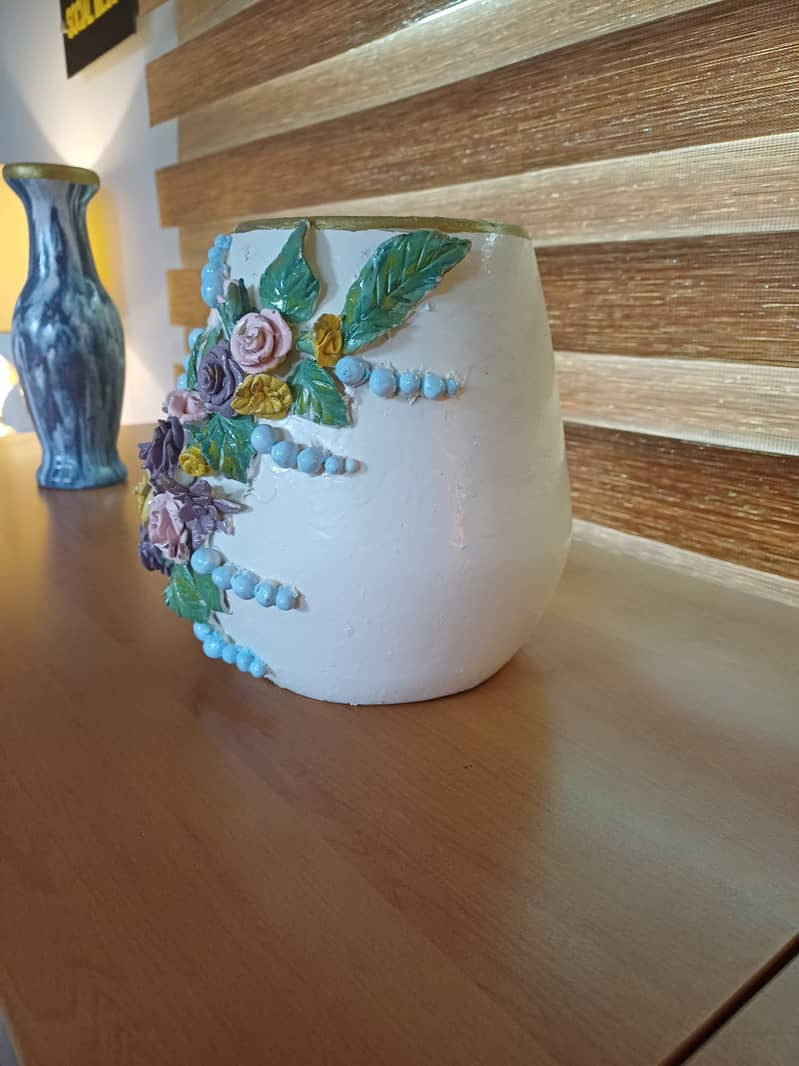 Italian style Floral decorative pot 2