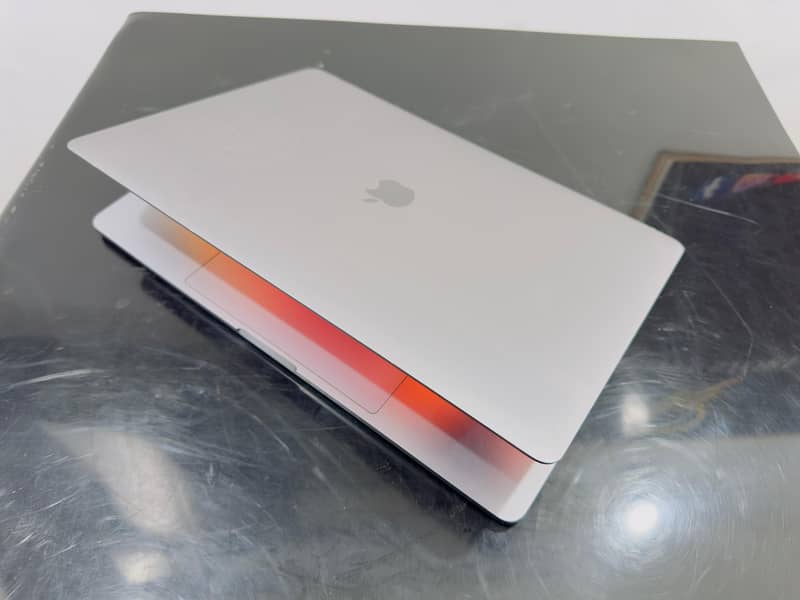 APPLE MACBOOK PRO CORE I9 2019 15'' CTO MODEL 10