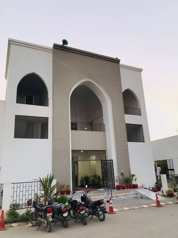 A 240 Square Yards House In Saima Luxury Homes Is On The Market For rent 0