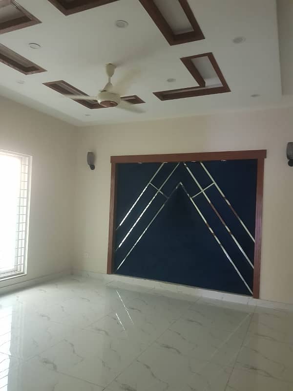One Room Studio Appartment Avialable in Canal Garden Near Bahria Town Lahore 4