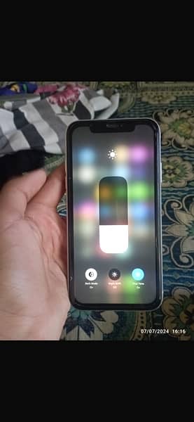 iPhone XR non pta not a single scrch water pack 2