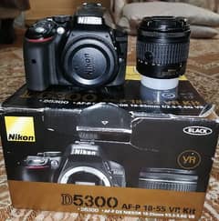 Nikon D5300 with 18-55 Lenz