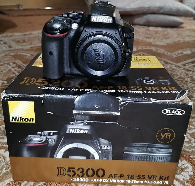 Nikon D5300 with 18-55 Lenz 1
