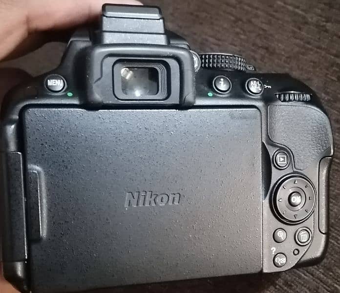 Nikon D5300 with 18-55 Lenz 2