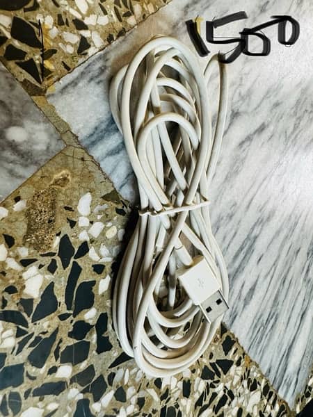 apple 20 watt orignal charger and Cables 3
