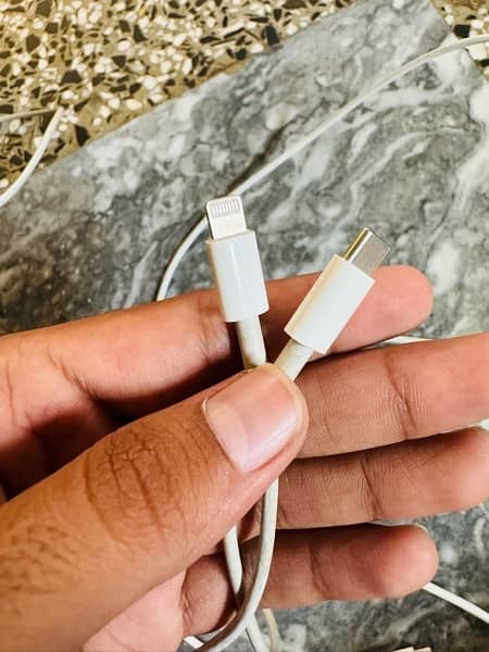 apple 20 watt orignal charger and Cables 6