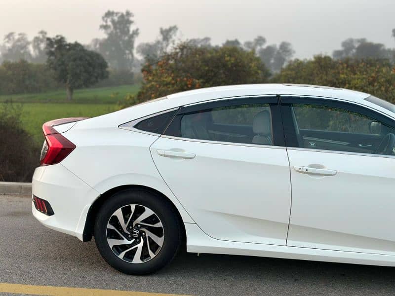 Honda Civic VTi Oriel 2018 all ok car h tyre ok h 5