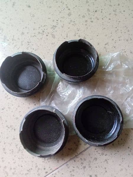 Suzuki FX, original metal center wheel cups 1