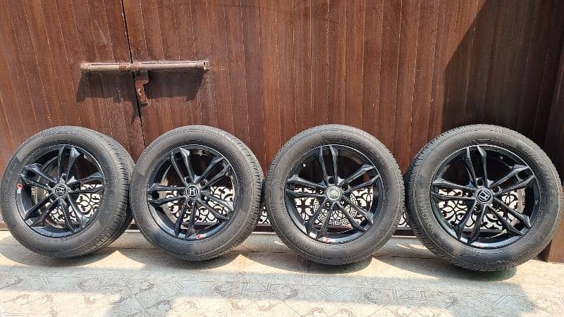 yokohama blueearth 215-55-16 tyres with rims 8