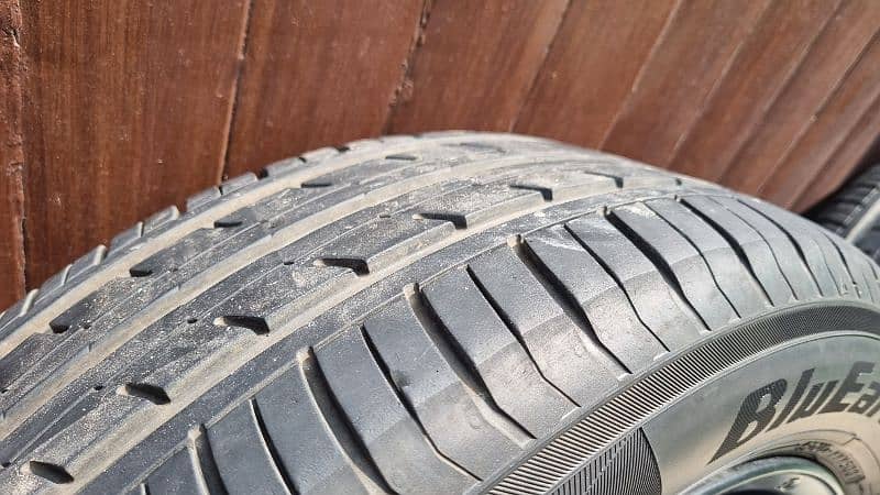 yokohama blueearth 215-55-16 tyres with rims 9