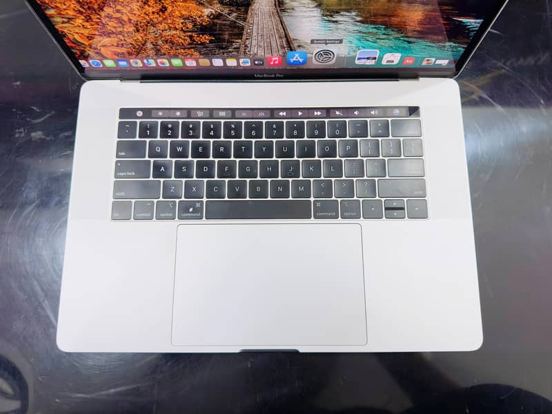 APPLE MACBOOK PRO 2017 15'' CTO MODEL 1