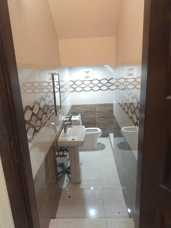 5 MARLA LOWER PORTION FULLY FURNISHED FOR RENT IN SECTOR C BAHRIA TOWN LAHORE. 6