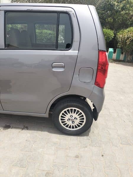 Suzuki Wagon R 2018 3