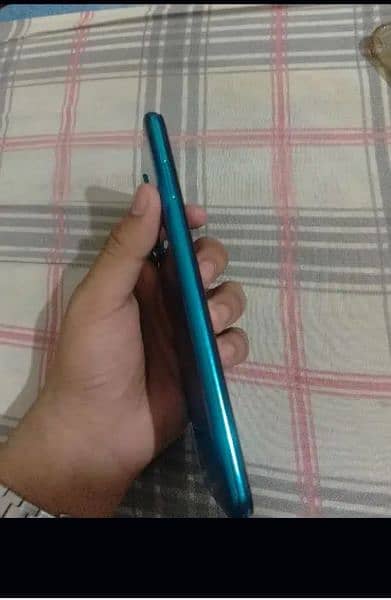 Infinix note 8 6 128 condition 10by10 just fingerprint off 1