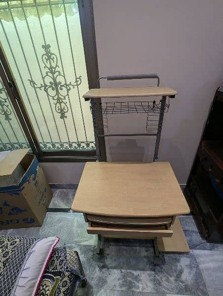 computer or LED table bilkul new condition 1