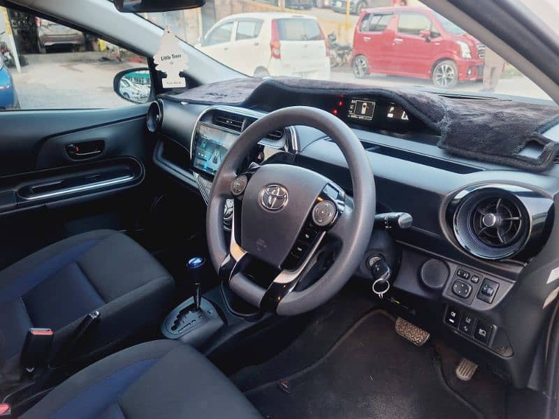 Toyota Aqua 2018 S package 8