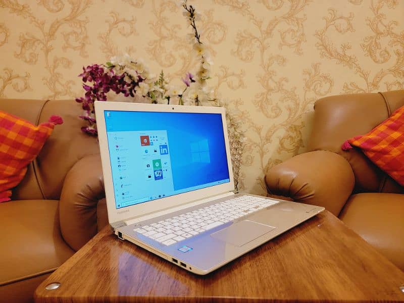 Laptop Toshiba i7, 7th Gen | Slim, Attractive, Fast 1