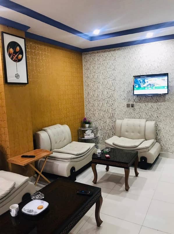 1 BED FURNISHED FLAT FOR RENT IN GULBERG 8