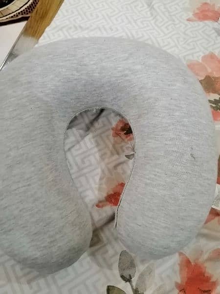 orthopedic neck pillow 1