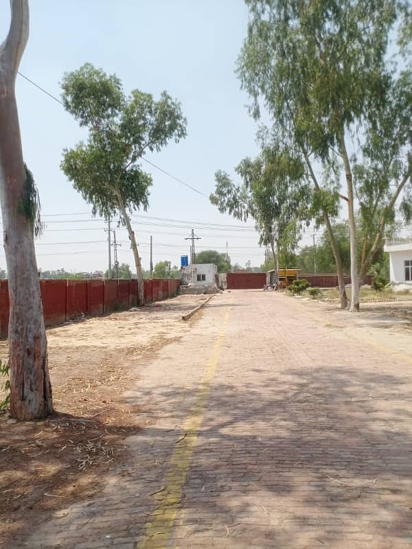 14. Kanal Factory for sale main Raiwind Road Pajian stop near Kings Town Demand per kanal 2. caror 2