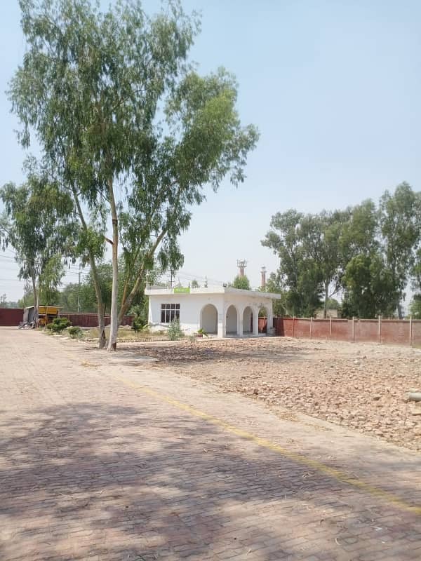 14. Kanal Factory for sale main Raiwind Road Pajian stop near Kings Town Demand per kanal 2. caror 3