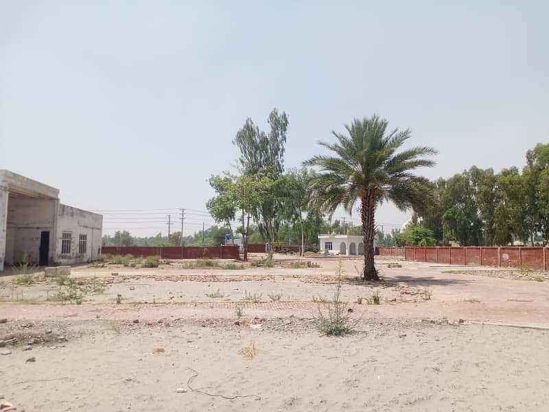 14. Kanal Factory for sale main Raiwind Road Pajian stop near Kings Town Demand per kanal 2. caror 8