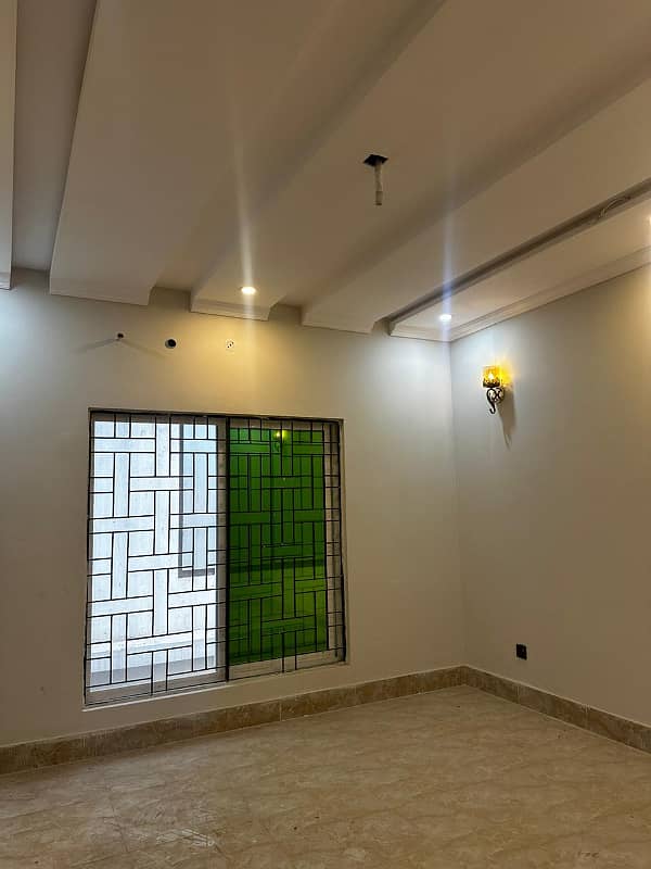 10 Marla Beautifully designed house For Rent In Park View City Lahore. 1