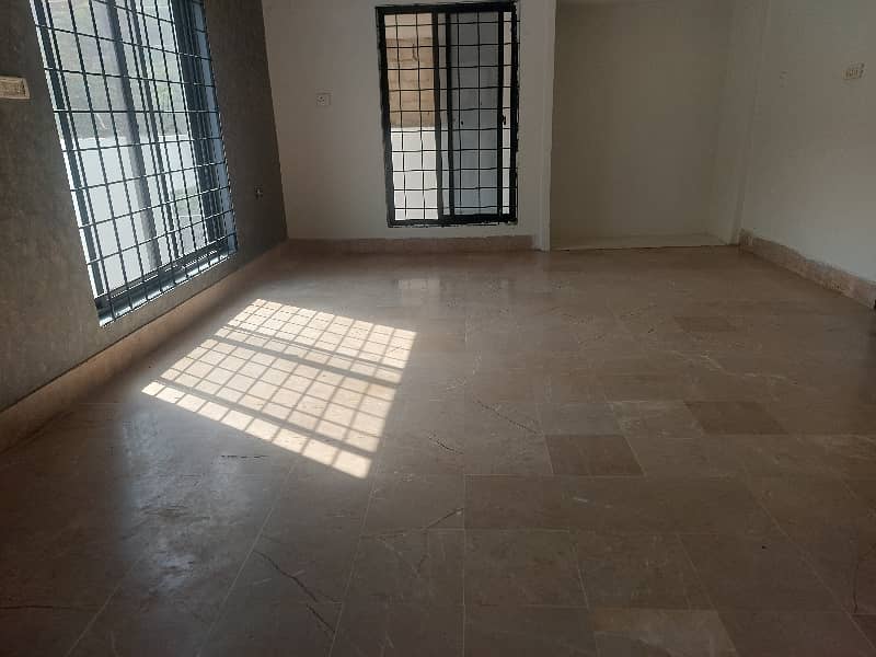 500 Yard Double Bungalow Well Maintained Full Furnished Top Class Location NEAR NATIONAL STADIUM KRSAZ Road 4