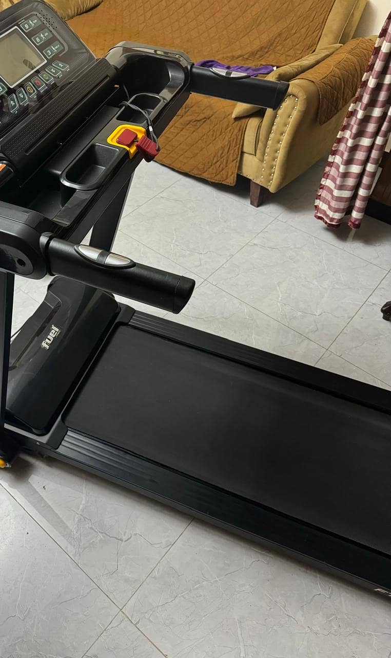 For Sale: High-Quality Treadmill - Like New Condition 1