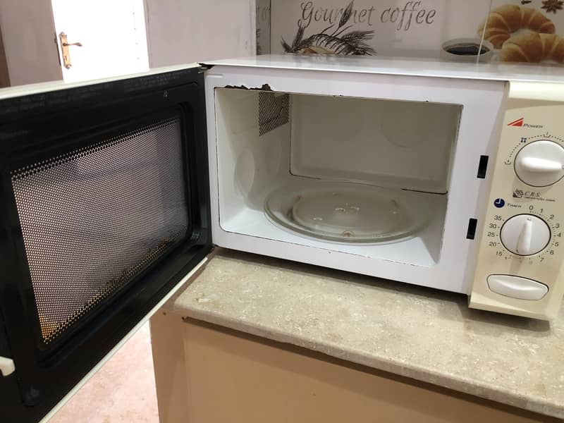 Dawlance microwave oven 1