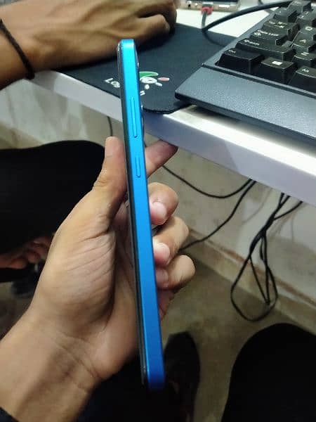 Infinix smart 7 ram 4+ 3 st 64 4