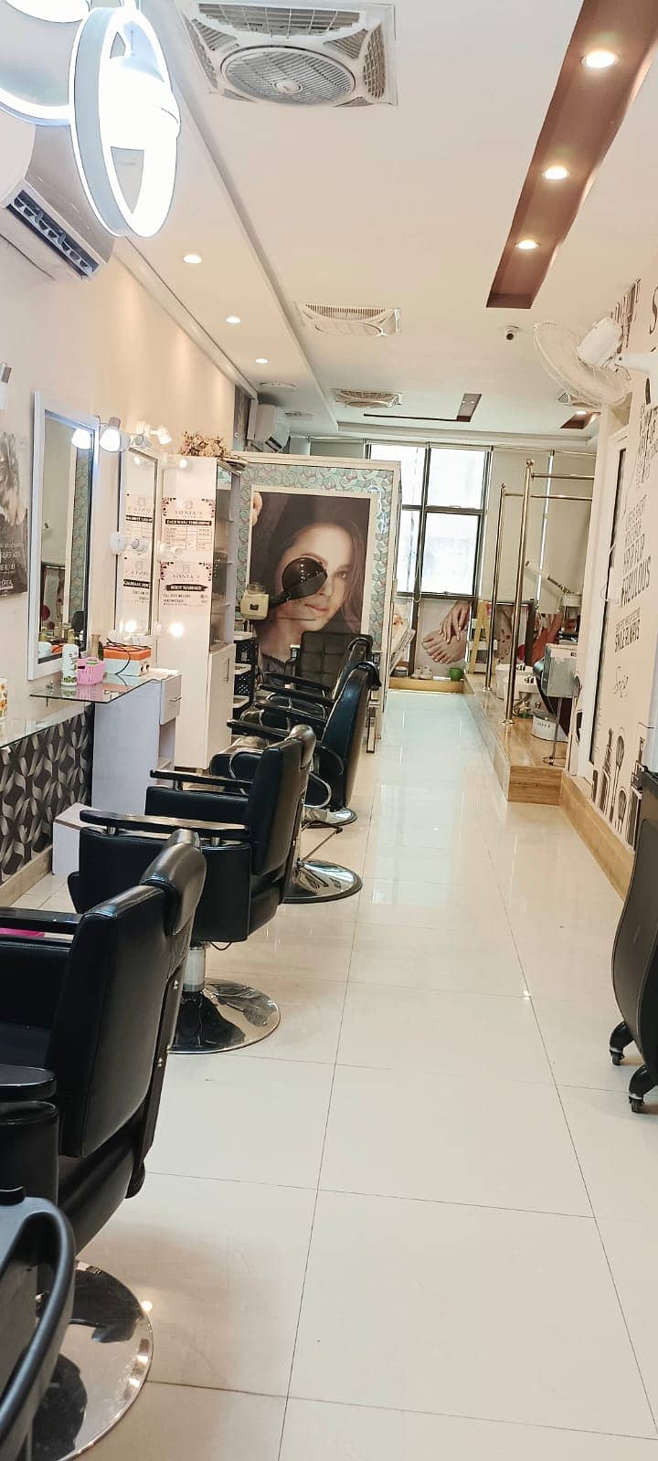 Ladies Beauty Salon setup for sale in F11 Markaz Islamabad 0