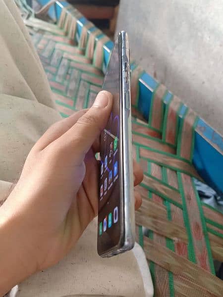 finger update Sy gya Hy Infinix note 10 pro full box Hy 1