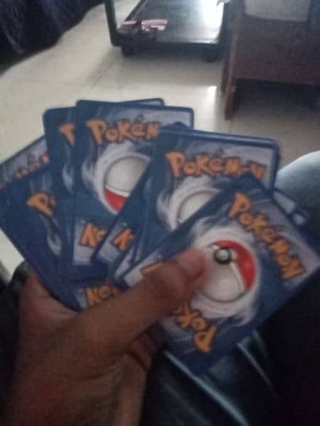 28 Pokemon cards 1