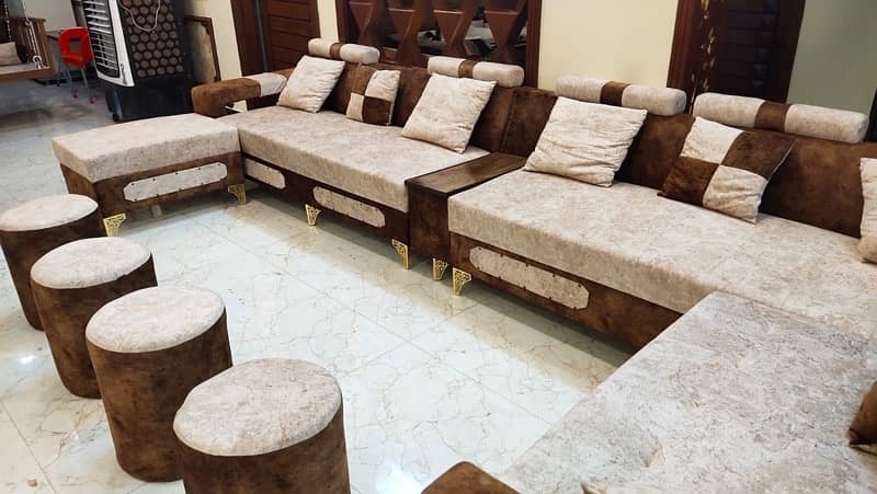 L shaped 9 seaters sofa set with 4 cusion stool 0