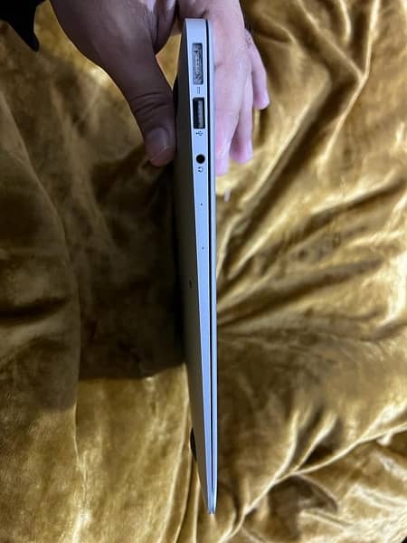 Apple Macbook Air 13-inch 2017 7
