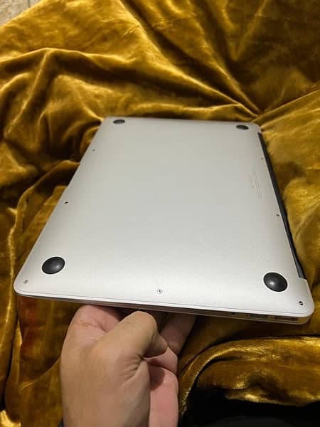 Apple Macbook Air 13-inch 2017 11