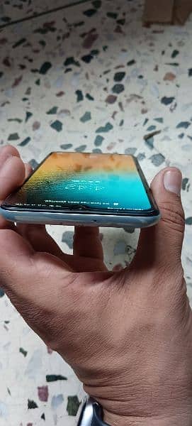 Samsung Galaxy A70 White With Box 6