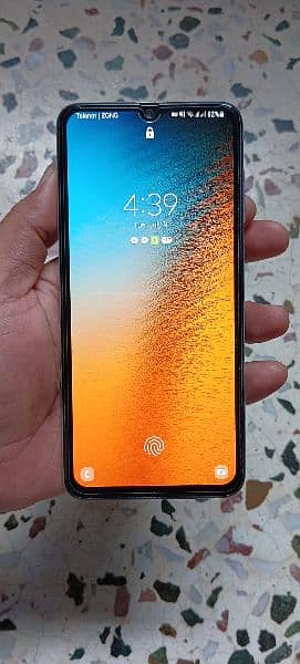 Samsung Galaxy A70 White With Box 7