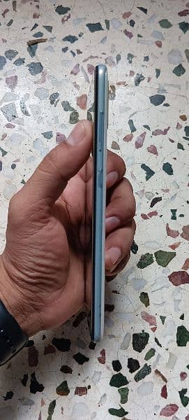 Samsung Galaxy A70 White With Box 9