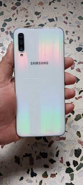 Samsung Galaxy A70 White With Box 10