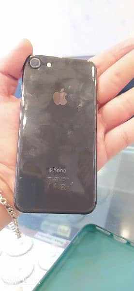 iphone 8 non pta with chrg box  location G6 10/by 96 battery health 0