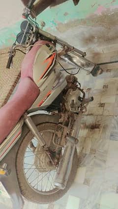 Yamaha junnon for sale condition ok hy copy letter bhe sath hy