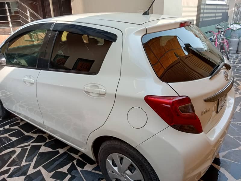 Toyota Vitz 2014 4