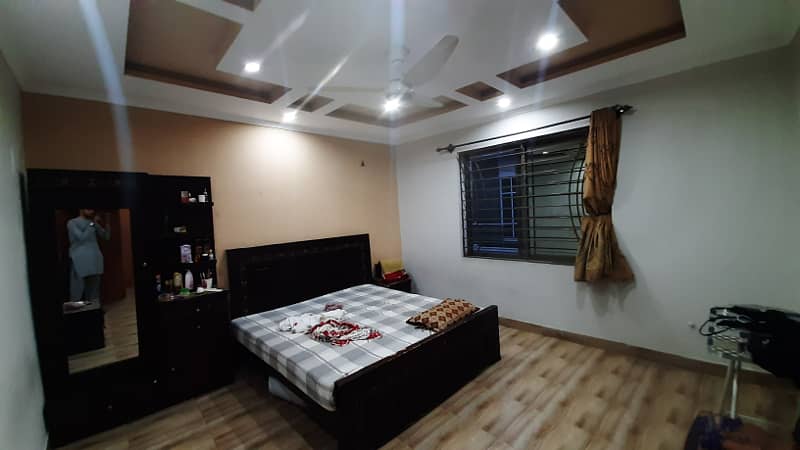 HOUSE AVAILABLE FOR SALE IN BANIGALA 0