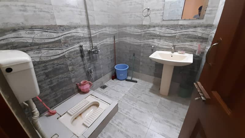 HOUSE AVAILABLE FOR SALE IN BANIGALA 13