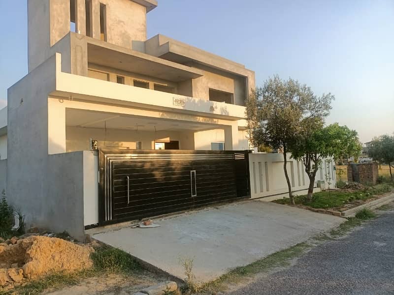 1 Kanal Double Storey House for sale in F17/2 (T&T) Islamabad 0